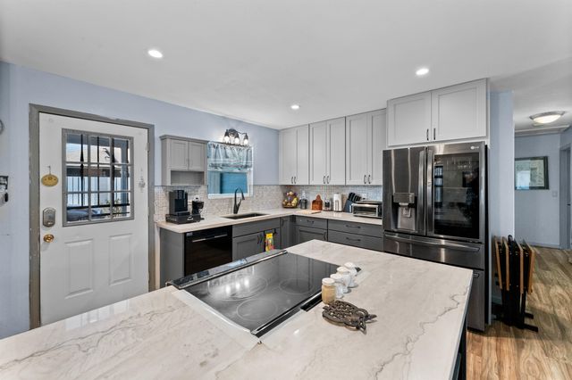 335 Hoalike St, Kihei, HI 96753