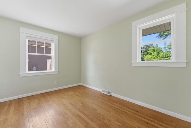 2210 N Fairmount Street, Davenport, IA 52804