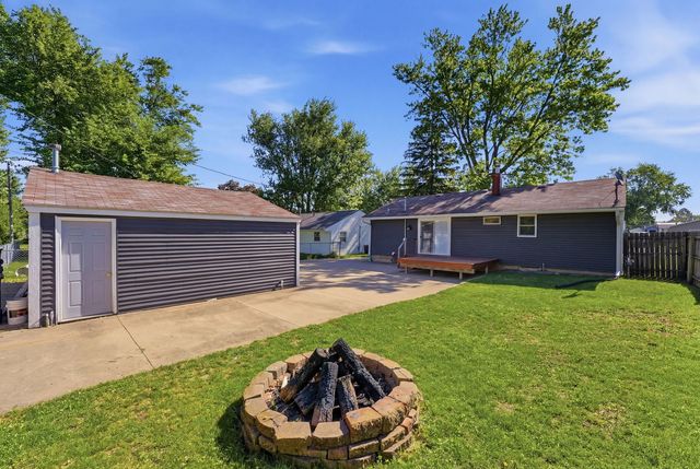2210 N Fairmount Street, Davenport, IA 52804