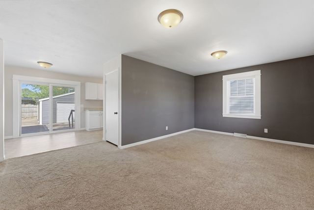 2210 N Fairmount Street, Davenport, IA 52804