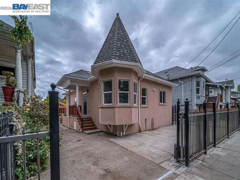 Image 1 of property listing at 3035 Logan St, Oakland, CA 94601