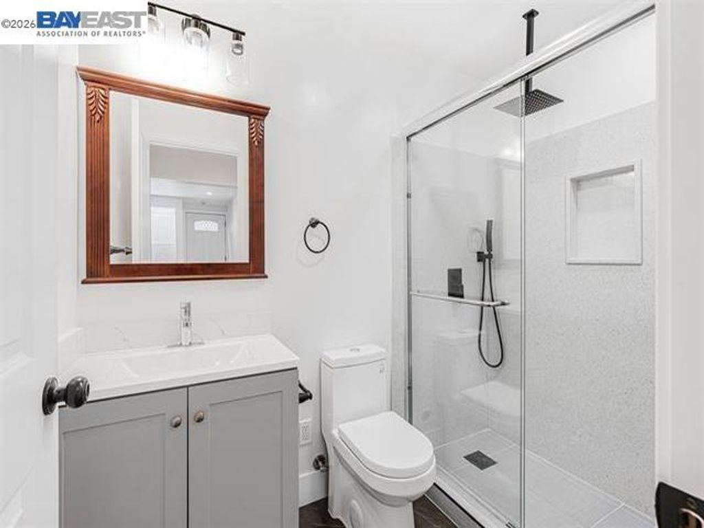 Image 10 of property listing at 3035 Logan St, Oakland, CA 94601