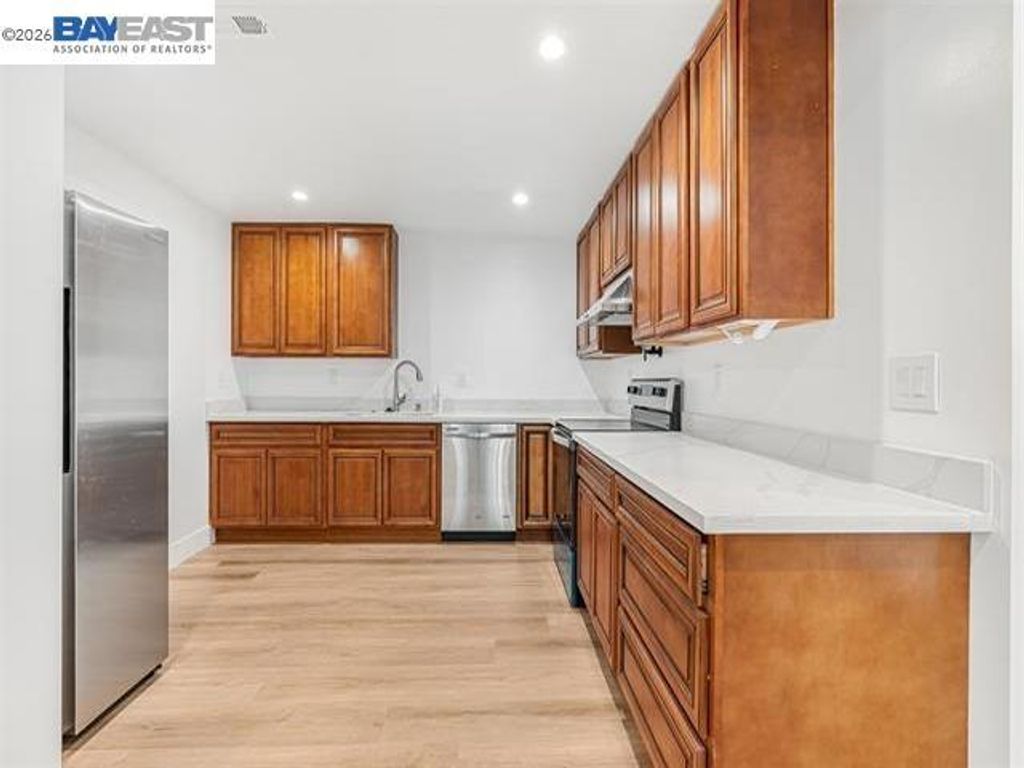 Image 11 of property listing at 3035 Logan St, Oakland, CA 94601