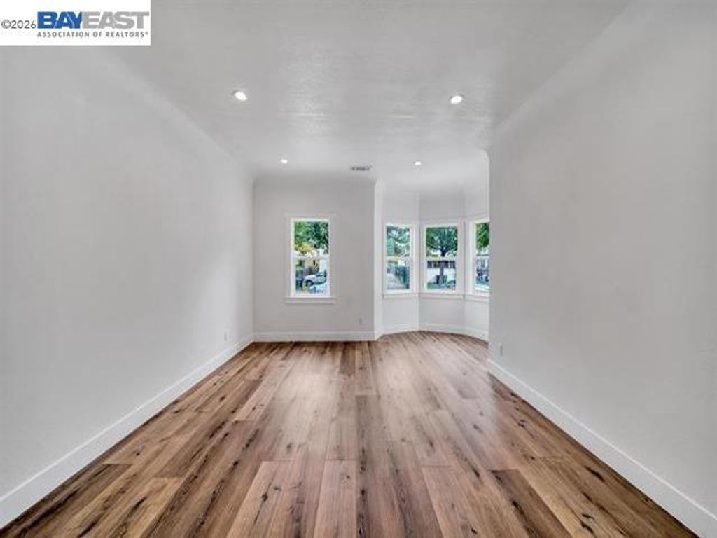 Image 13 of property listing at 3035 Logan St, Oakland, CA 94601