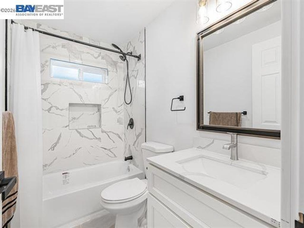 Image 23 of property listing at 3035 Logan St, Oakland, CA 94601