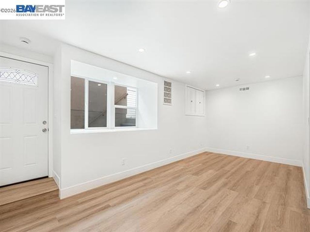 Image 31 of property listing at 3035 Logan St, Oakland, CA 94601