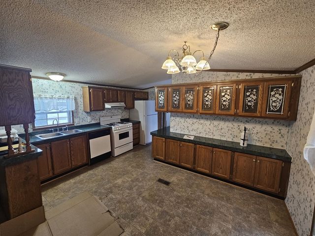 7156 Houndstooth Drive, Grand Rapids, MI 49548