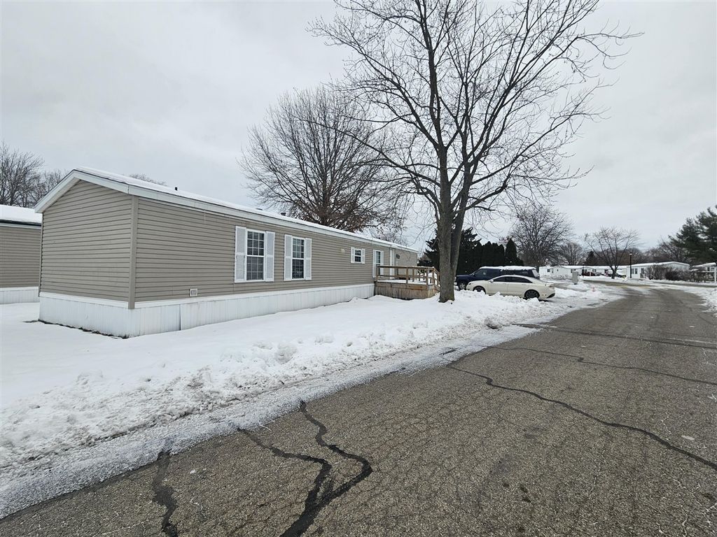 7156 Houndstooth Drive, Grand Rapids, MI 49548