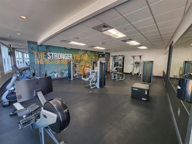 1750 N Bayshore Dr 2407, Miami, FL 33132