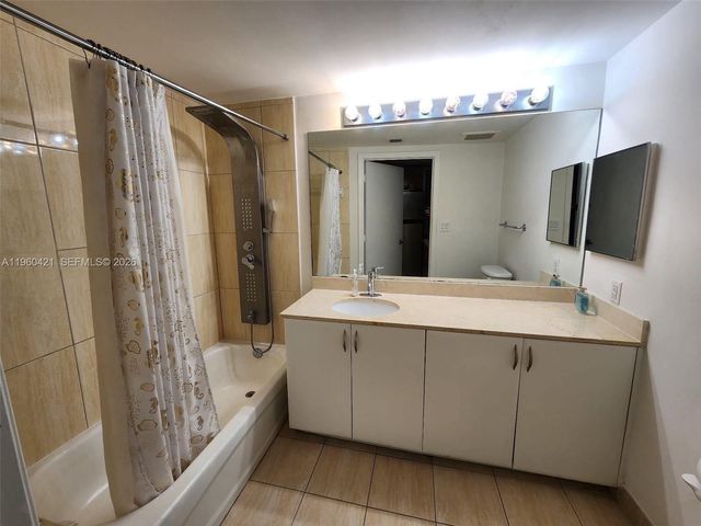 1750 N Bayshore Dr 2407, Miami, FL 33132