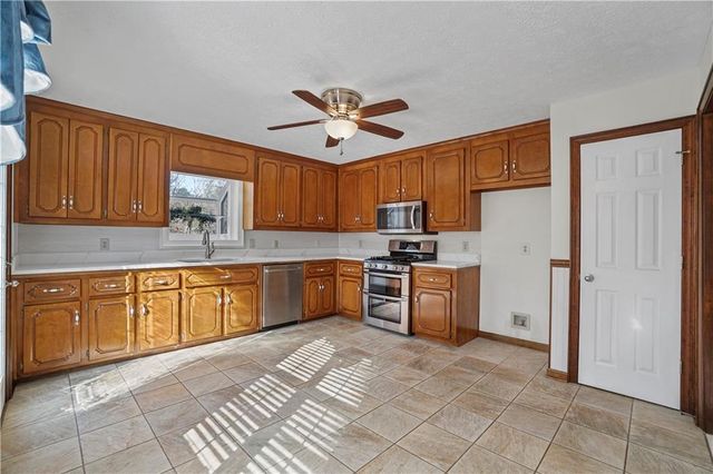 619 Stoney Creek Road, Woodstock, GA 30188