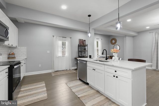2923 SILVER HILL AVE, Baltimore, MD 21207