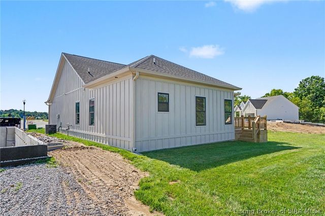 5009 Win Way, Jeffersonville, IN 47130