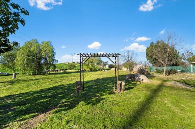 31615 Leon, Winchester, CA 92596