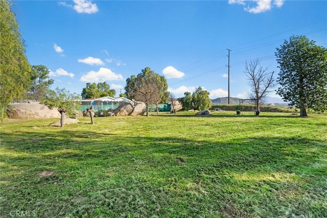 31615 Leon, Winchester, CA 92596