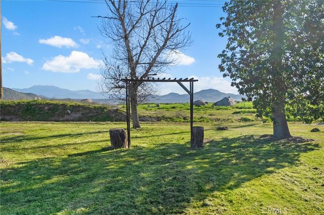 31615 Leon, Winchester, CA 92596