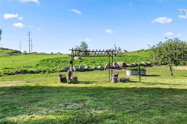 31615 Leon, Winchester, CA 92596