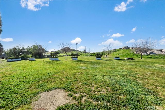 31615 Leon, Winchester, CA 92596