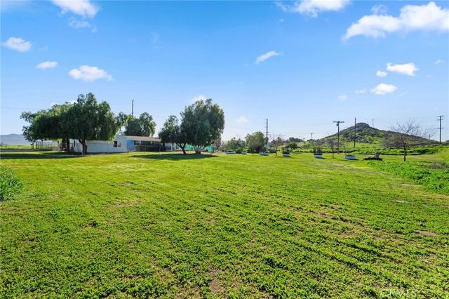 31615 Leon, Winchester, CA 92596