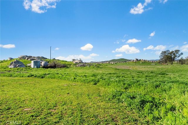 31615 Leon, Winchester, CA 92596