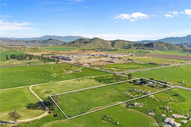 31615 Leon, Winchester, CA 92596