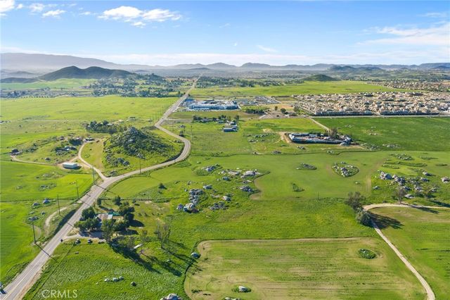 31615 Leon, Winchester, CA 92596