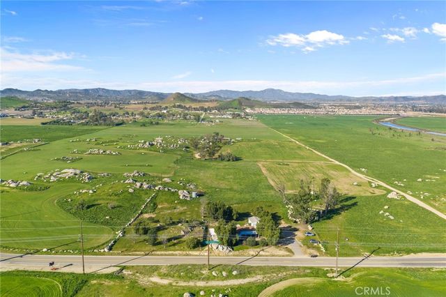 31615 Leon, Winchester, CA 92596