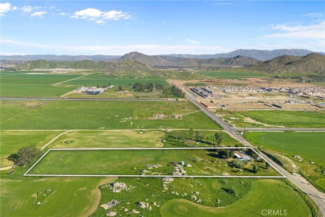 31615 Leon, Winchester, CA 92596
