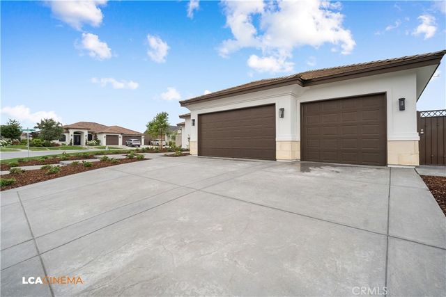 8707 Latera Court, Bakersfield, CA 93314