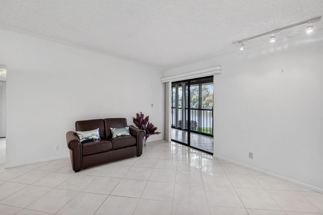 15496 Lakes Of Delray Boulevard 206, Delray Beach, FL 33484