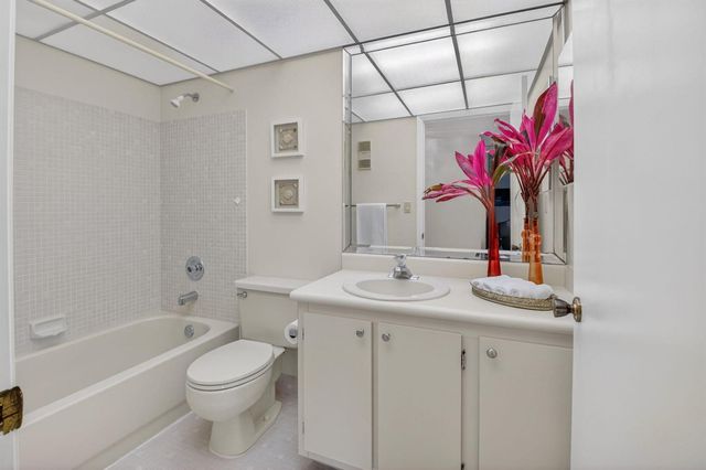 15496 Lakes Of Delray Boulevard 206, Delray Beach, FL 33484