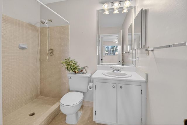 15496 Lakes Of Delray Boulevard 206, Delray Beach, FL 33484