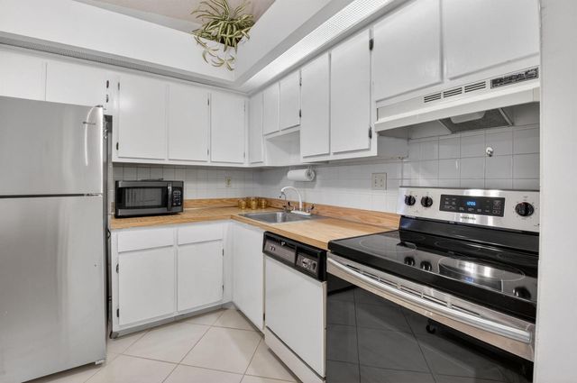 15496 Lakes Of Delray Boulevard 206, Delray Beach, FL 33484
