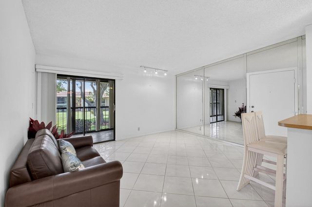 15496 Lakes Of Delray Boulevard 206, Delray Beach, FL 33484