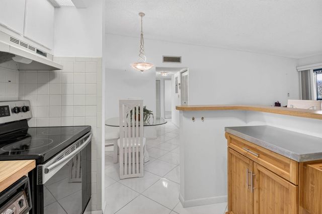 15496 Lakes Of Delray Boulevard 206, Delray Beach, FL 33484