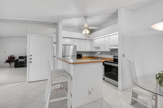 15496 Lakes Of Delray Boulevard 206, Delray Beach, FL 33484