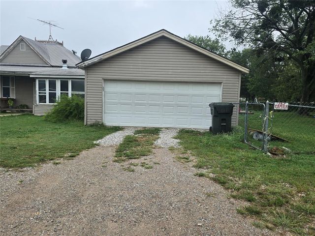 303 W Main Street, Tecumseh, OK 74873