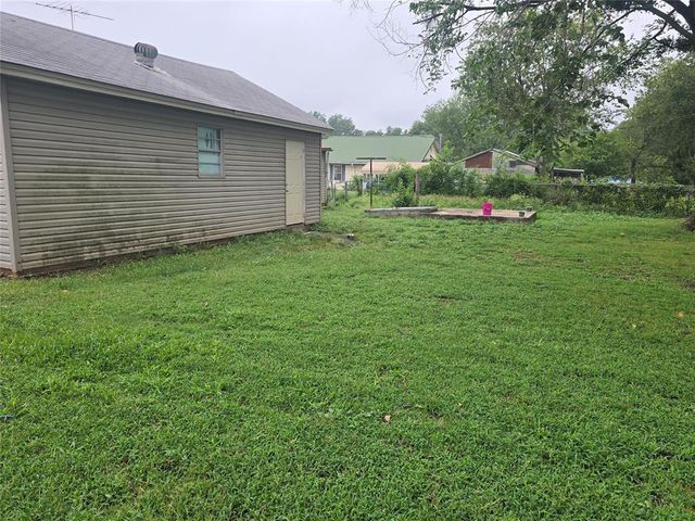 303 W Main Street, Tecumseh, OK 74873