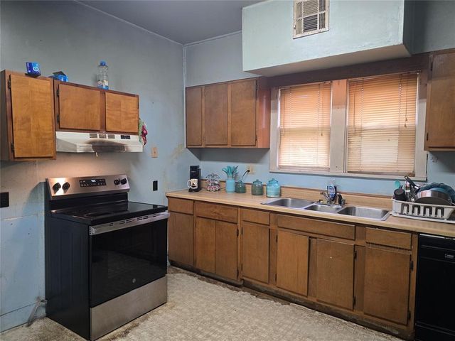 303 W Main Street, Tecumseh, OK 74873