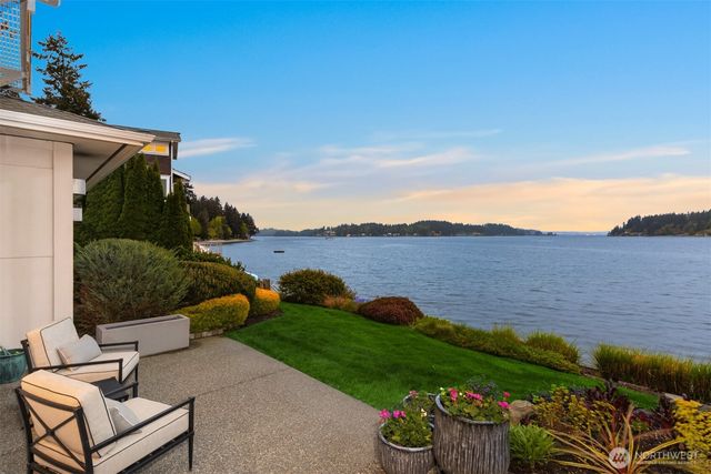 4475 Pleasant Beach Drive NE, Bainbridge Island, WA 98110