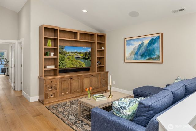 4475 Pleasant Beach Drive NE, Bainbridge Island, WA 98110