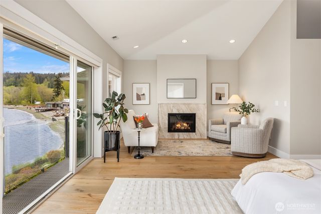 4475 Pleasant Beach Drive NE, Bainbridge Island, WA 98110