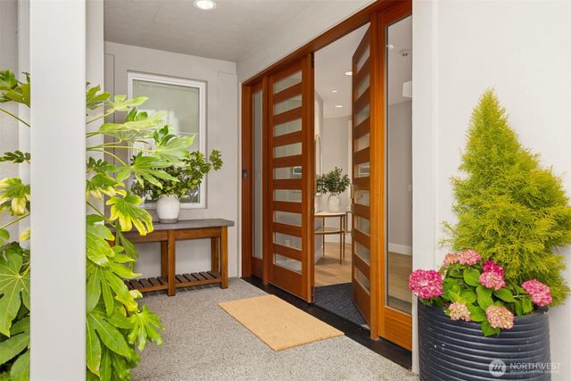 4475 Pleasant Beach Drive NE, Bainbridge Island, WA 98110