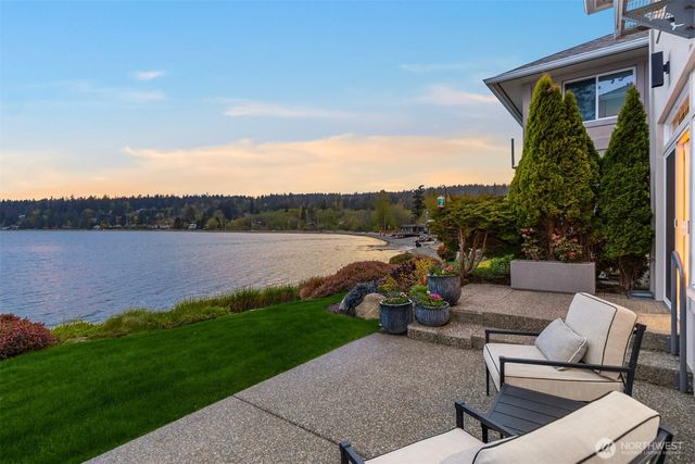 4475 Pleasant Beach Drive NE, Bainbridge Island, WA 98110
