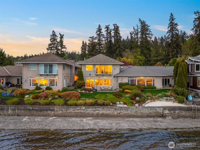 4475 Pleasant Beach Drive NE, Bainbridge Island, WA 98110
