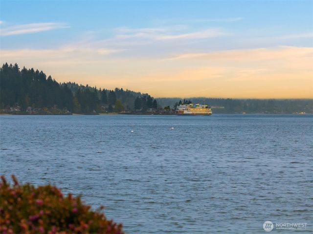 4475 Pleasant Beach Drive NE, Bainbridge Island, WA 98110