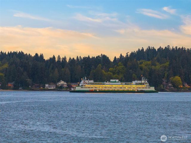 4475 Pleasant Beach Drive NE, Bainbridge Island, WA 98110