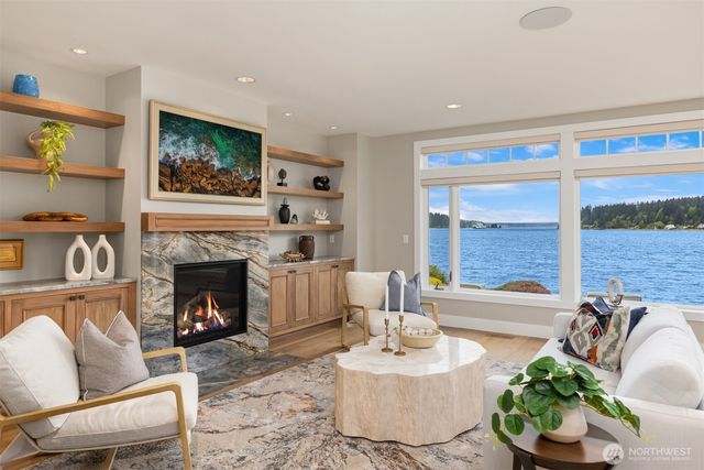 4475 Pleasant Beach Drive NE, Bainbridge Island, WA 98110