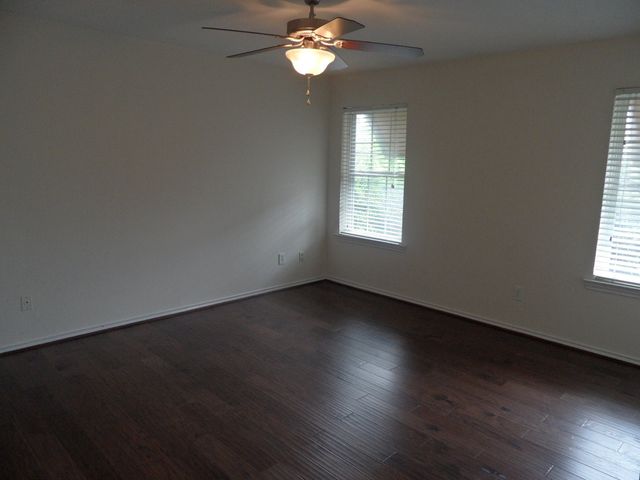 5747 Remington Park Square, Dallas, TX 75252