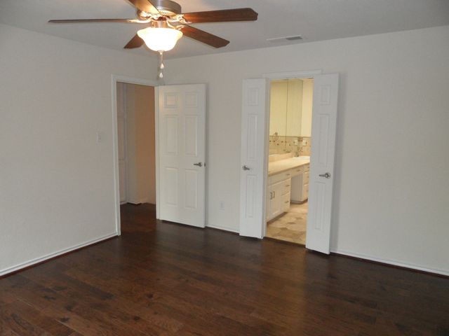 5747 Remington Park Square, Dallas, TX 75252